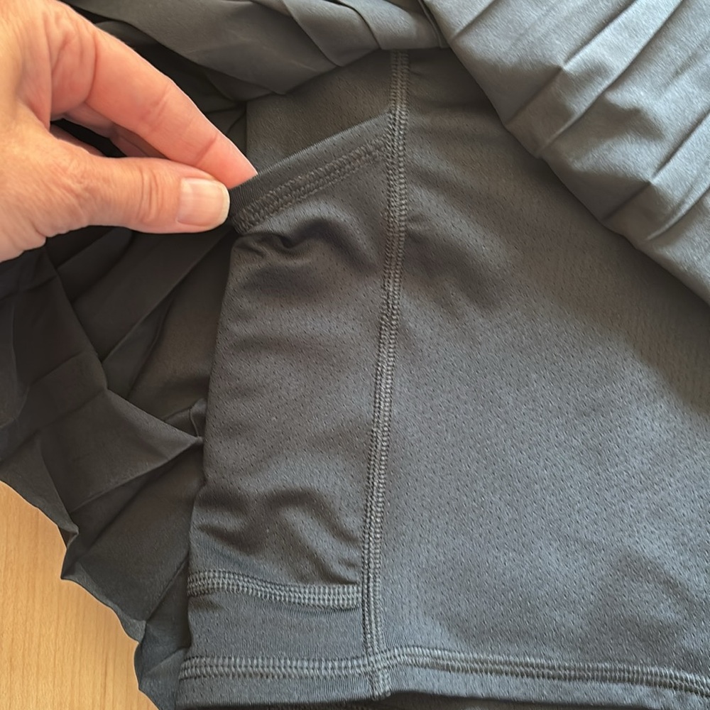 YPB Your Personal Best Pleated Pull On Skort. Black. Size Small. - Picture 3 of 6